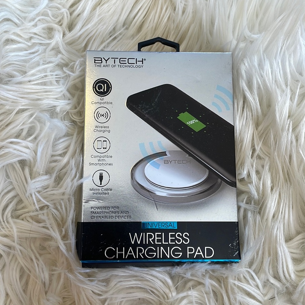 Nwt nib new white clear Bytech wireless charging pad charger with charging cord